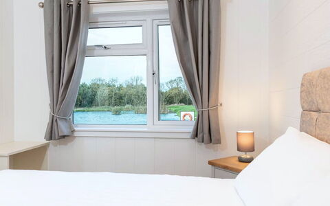 Silverwood Hideaway Lodge: Bordservice, Serveware, Kop, Kaffekop, Drinkware, Teapot, Mad, Tallerkner, Te Kop, Porcelæn