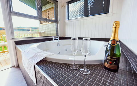 Silverwood Spa Lodge: Bordservice, Serveware, Kop, Kaffekop, Drinkware, Teapot, Mad, Tallerkner, Te Kop, Porcelæn