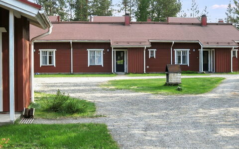 Koli Country Club B 5: Boligområde, Land Lot, Menneskelig Bosættelse, Sommerhus, Gård, Lawn, Indkørsel, Estate, Pol, Skygge