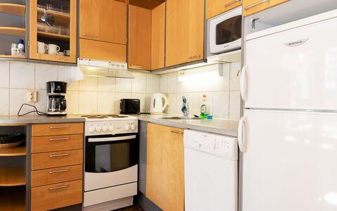 Koli Country Club B 5: Køkken Apparat, Træ, Køkken, Større Bandage, Indretning, Gulvbelægning, Møbel, Cabinetry, Etage, Countertop