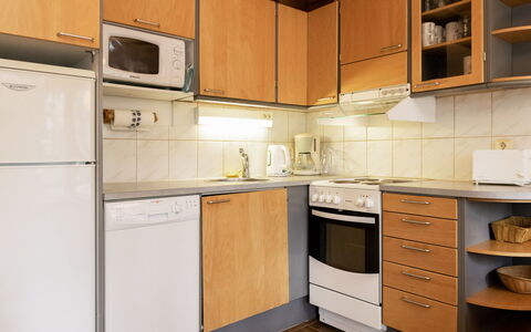 Koli Country Club B 7: Køkken Apparat, Køkken, Større Bandage, Træ, Gulvbelægning, Countertop, Indretning, Cabinetry, Etage, Møbel