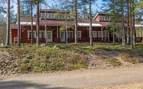 Koli Country Club D 12: Estate, Skygge, Gård, Sidespor