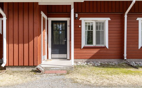 Koli Country Club D 13: Træ, Dør, Hjem, Sidespor, Kompositmateriale, Sommerhus, Bejdse, Skydevindue, Maling, Hårdttræ