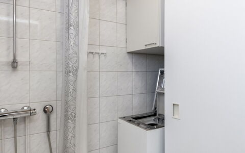 Koli Country Club D 13: Sanitærarmatur, Gulvbelægning, Etage, Indretning, Badeværelse, Håndvask, Tap, Vvs, Værelse, Kompositmateriale