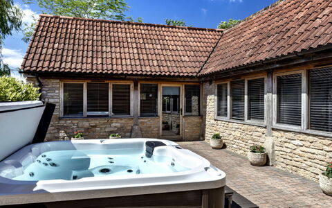 The Cottages Collection at Rusty Lane Farm: Badekar, Svømmepøl, Gård, Udvej, Stueplante, Jacuzzi, Udendørs Struktur, Udendørs Møbler, Eco Hotel