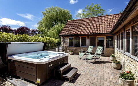 The Cottages Collection at Rusty Lane Farm: Svømmepøl, Badekar, Udvej, Udendørs Møbler, Eco Hotel, Skygge, Gård, Jacuzzi, Gårdsplads
