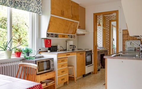 Lantdrömmen: Køkken, Køkken Apparat, Større Bandage, Indretning, Countertop, Møbel, Træ, Gulvbelægning, Komfur, Cabinetry