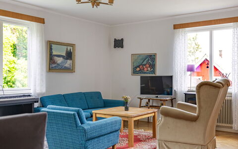 Lantdrömmen: Møbel, Indretning, Gulvbelægning, Couch, Etage, Træ, Værelse, Bord, Stue, Loft