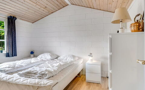 Söffren - 450M to the Fjord: Træ, Gulvbelægning, Loft, Etage, Indretning, Soveværelse, Seng, Værelse, Sengetøj, Bed Frame