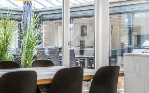 Filippine - 800M from the Sea: Etage, Loft, Svømmepøl, Udvej, Design, Stol, Dagslys, Hotel, Villa, Penthouselejlighed