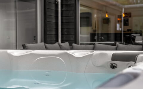 Filippine - 800M from the Sea: Badekar, Sanitærarmatur, Jacuzzi, Vvs, Design, Badeværelse, Stueplante, Tap, Hotel