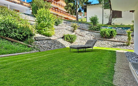 Résidence Mila N°2: Græs, Landskab, Have, Lawn, Bunddække, Landscaping, Gård, Kunstgræs, Eco Hotel, Backyard