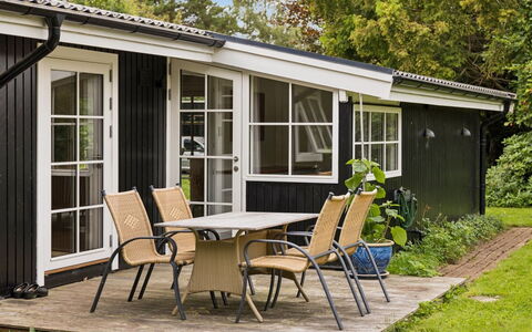 Brynja - 2.5Km from the Sea: Dør, Udendørs Møbler, Stol, Have, Hårdttræ, Gård, Skygge, Bejdse, Design, Gårdhave