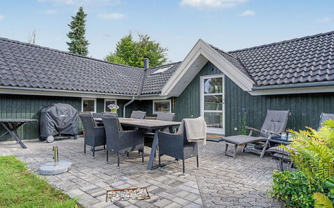 Aleksis - 900M from the Sea: Tag, Hus, Hjem, Sommerhus, Sidespor, Estate, Have, Backyard, Gård, Landscaping