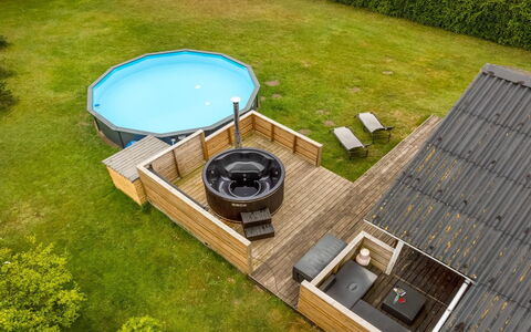 Inola - 400M to the Fjord: Kompositmateriale, Svømmepøl, Dæk, Jacuzzi, Bejdse, Skygge, Hårdttræ, Gård, Design