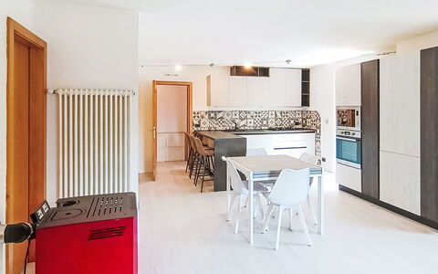 Federica: Gulvbelægning, Indretning, Møbel, Etage, Træ, Loft, Værelse, Belysning, Køkken, Lejlighed