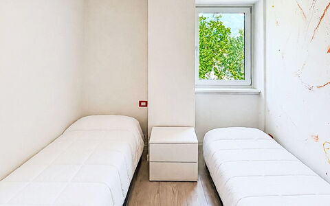 Federica: Væg, Gulvbelægning, Etage, Indretning, Soveværelse, Lejlighed, Seng, Værelse, Loft, Sengetøj