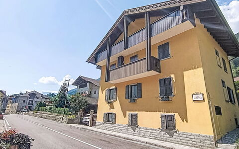 Federica: Bygning, Vindue, Boligområde, Hus, Hjem, Tag, Menneskelig Bosættelse, Sommerhus, Landdistrikt, Landsby