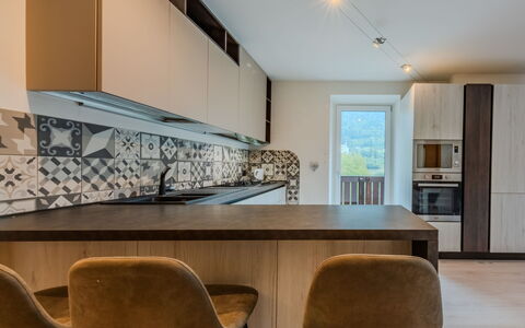 Federica: Indretning, Gulvbelægning, Møbel, Køkken, Countertop, Etage, Træ, Loft, Cabinetry, Trægulve