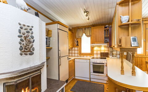 Hakojärventie 3B: Træ, Køkken, Countertop, Sommerhus, Cabinetry, Bejdse, Større Bandage, Bjælkehytte, Vinter, Hårdttræ