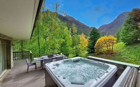 Grimentz 630: Udvej, Eco Hotel, Svømmepøl, Jacuzzi, Dal, Badekar, Sanitærarmatur, Hotel