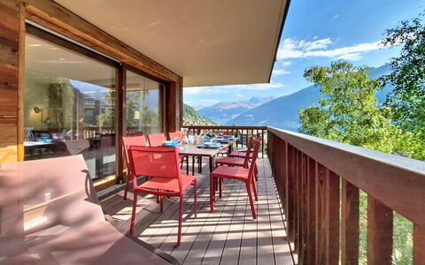 Les Rahâs A5: Træ, Bejdse, Altan, Hårdttræ, Veranda, Stol, Bjergkæde, Eco Hotel, Dal, Skygge