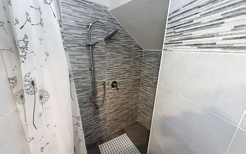 Habitat: Gulvbelægning, Etage, Flise, Sanitærarmatur, Badeværelse, Vvs, Marmor