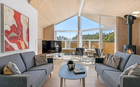 Isbiorn - 800M from the Sea: Træ, Hjem, Stue, Loft, Sommerhus, Hårdttræ, Couch, Bjælkehytte