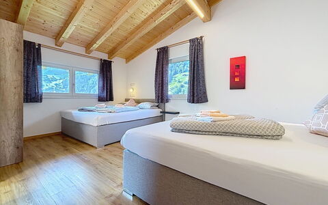 Alpenblick: Hjem, Loft, Seng, Soveværelse, Bejdse, Hårdttræ, Bed Frame, Sengetøj, Hotel, Sengetøj