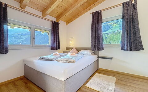 Alpenblick: Indretning, Loft, Hjem, Værelse, Bejdse, Hårdttræ, Soveværelse, Hotel, Seng, Trægulve