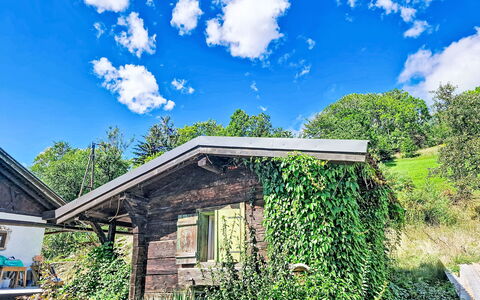 Alpenchalet Gundolf: Møbel, Indretning, Stol, Gulvbelægning, Bord, Udvej, Etage, Loft, Værelse, Eco Hotel