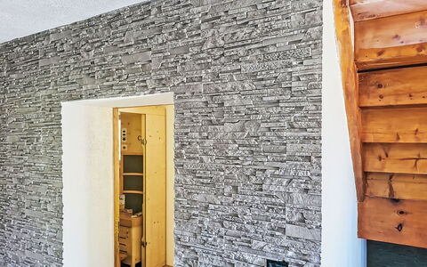 Alpenchalet Gundolf: Møbel, Indretning, Stol, Gulvbelægning, Bord, Udvej, Etage, Loft, Værelse, Eco Hotel