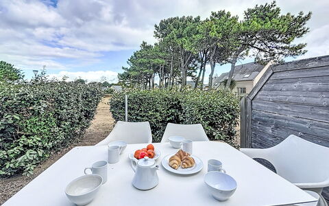 Sud Océan: Møbel, Indretning, Stol, Gulvbelægning, Bord, Udvej, Etage, Loft, Værelse, Eco Hotel