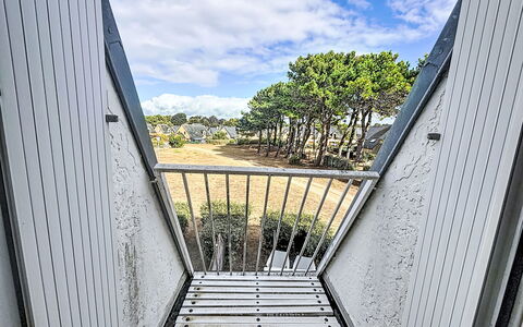 Sud Océan: Møbel, Indretning, Stol, Gulvbelægning, Bord, Udvej, Etage, Loft, Værelse, Eco Hotel