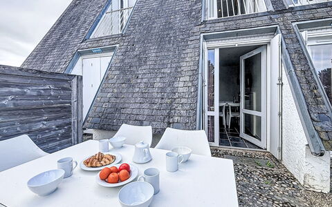 Sud Océan: Møbel, Indretning, Stol, Gulvbelægning, Bord, Udvej, Etage, Loft, Værelse, Eco Hotel