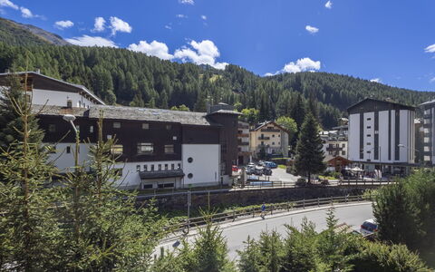 Le Betulle: Møbel, Indretning, Stol, Gulvbelægning, Bord, Udvej, Etage, Loft, Værelse, Eco Hotel