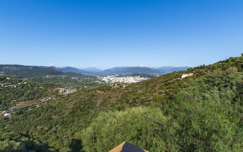 Villa Salario: Himmel, Blå, Bjergrige Landskabsformer, Daytime, Bjerg, Natur, Grøn, Blad, Bakke, Horisont