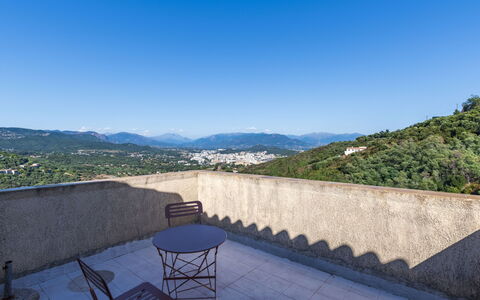 Villa Salario: Bjergrige Landskabsformer, Bakke, Bjerg, Hill Station, Bjergkæde, Kam, Bjerglandsby, Massif, Mount Scenery, Altan