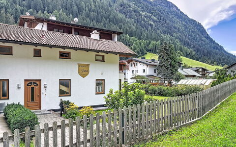 Jana: Svømmepøl, Stuehus, Estate, Villa, Udvej, Hacienda, Eco Hotel, Backyard