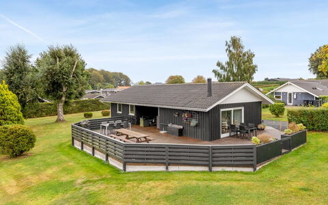Efrosina - 600M from the Sea: Svømmepøl, Stuehus, Estate, Villa, Udvej, Hacienda, Eco Hotel, Backyard