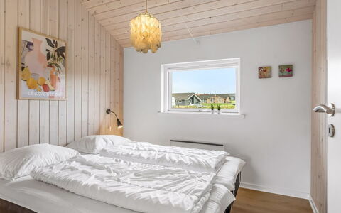 Clarice - 250M to the Fjord: Træ, Hjem, Soveværelse, Planke, Seng, Hårdttræ, Sengetøj, Is Kappe, Bejdse, Bed Frame