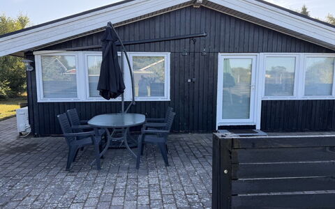 Grith - 740M to the Fjord: Hjem, Tag, Skygge, Sommerhus, Dæk, Gård, Sidespor, Planke, Udendørs Møbler