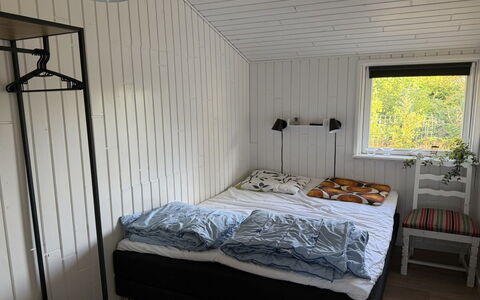 Grith - 740M to the Fjord: Træ, Soveværelse, Gulvbelægning, Etage, Indretning, Sengetøj, Sengetøj, Seng, Møbel, Bed Frame