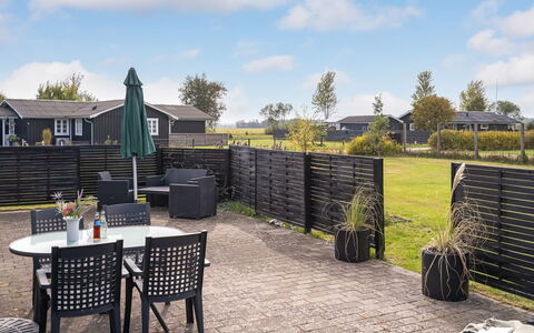 Grith - 740M to the Fjord: Himmel, Hjem, Land Lot, Skygge, Have, Lawn, Sommerhus, Landscaping, Gård, Sidespor