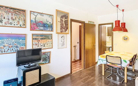 Nido del Brenta: Vegetationen, Busk, Forår, Sommerhus, Have, Skygge, Backyard, Gård, Stol