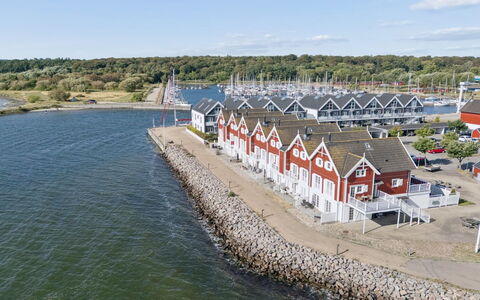 Loan - 10M to the Fjord: Vand, Vandvej, Kanal, Båd, Vandfartøjer, Coastal Og Oceaniske Landskabsformer, Hav, Dok, Kyst, Marina