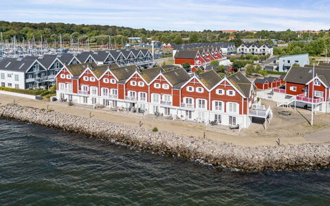 Loan - 10M to the Fjord: Vand, Vandvej, Kanal, Båd, Vandfartøjer, Coastal Og Oceaniske Landskabsformer, Hav, Dok, Kyst, Marina