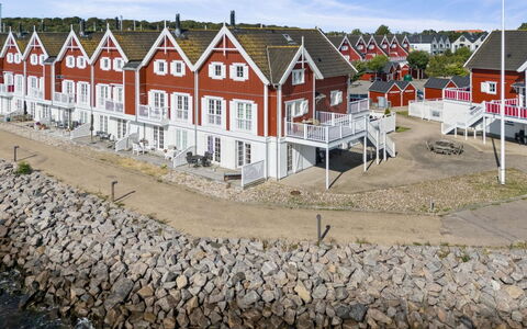 Loan - 10M to the Fjord: Vand, Vandvej, Kanal, Båd, Vandfartøjer, Coastal Og Oceaniske Landskabsformer, Hav, Dok, Kyst, Marina