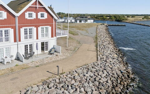 Loan - 10M to the Fjord: Vand, Vandvej, Kanal, Båd, Vandfartøjer, Coastal Og Oceaniske Landskabsformer, Hav, Dok, Kyst, Marina