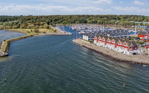 Loan - 10M to the Fjord: Vand, Vandvej, Kanal, Båd, Vandfartøjer, Coastal Og Oceaniske Landskabsformer, Hav, Dok, Kyst, Marina